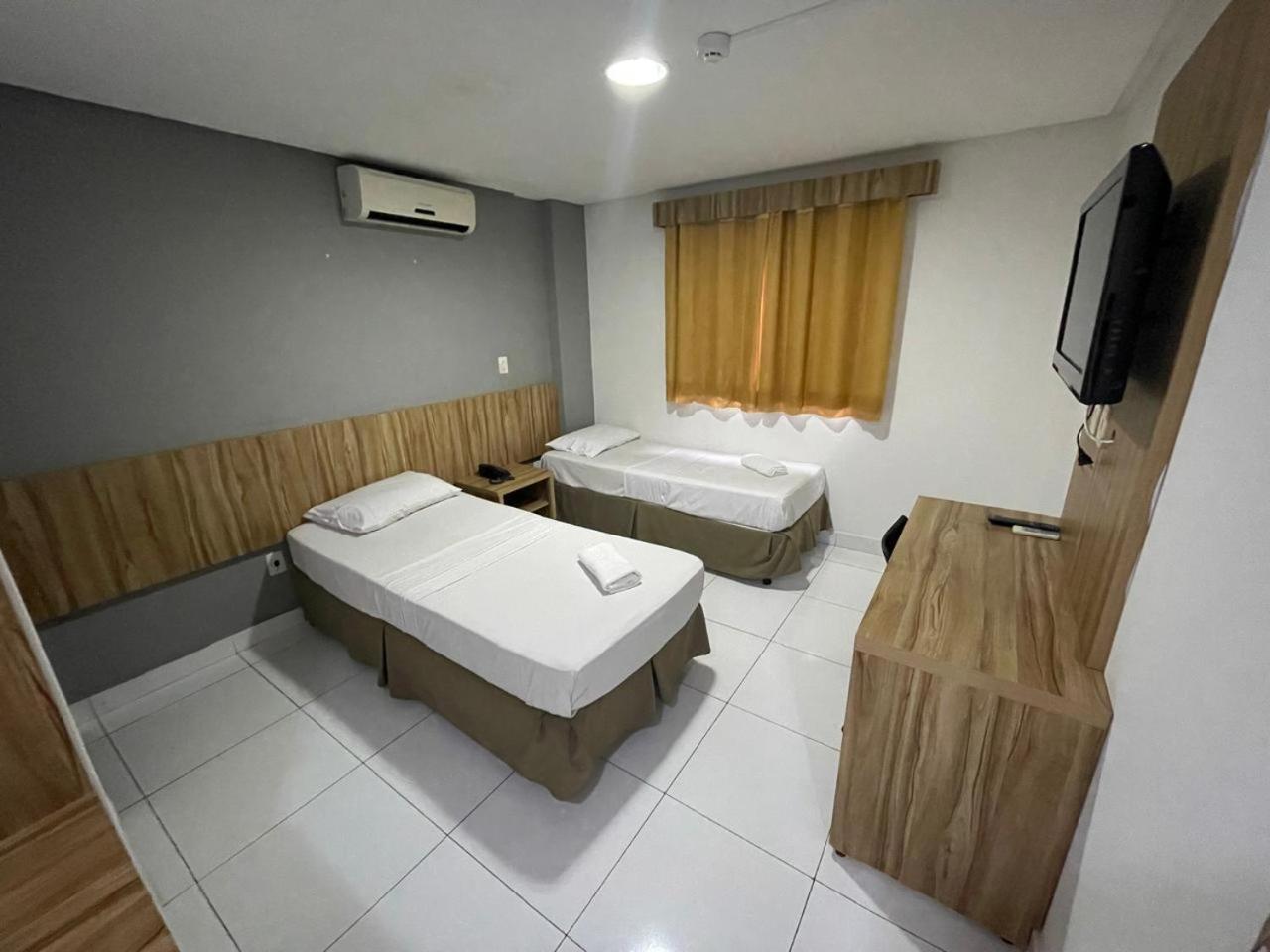 Cr Hotel Bueno - Antigo Hotel Serras De Goyaz Goiania Bagian luar foto