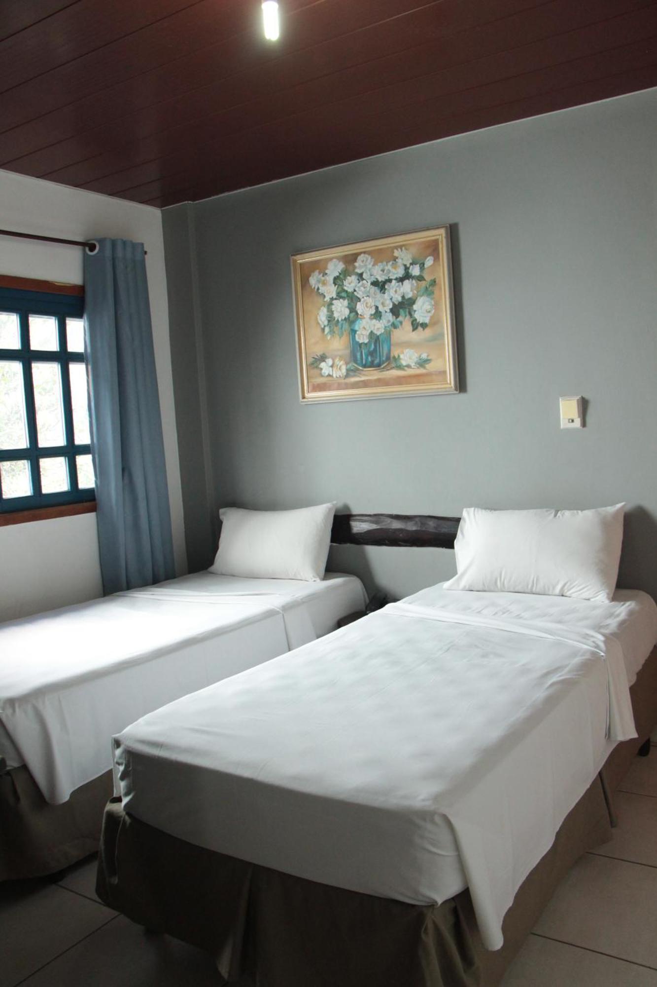 Cr Hotel Bueno - Antigo Hotel Serras De Goyaz Goiania Bagian luar foto A room at the hotel