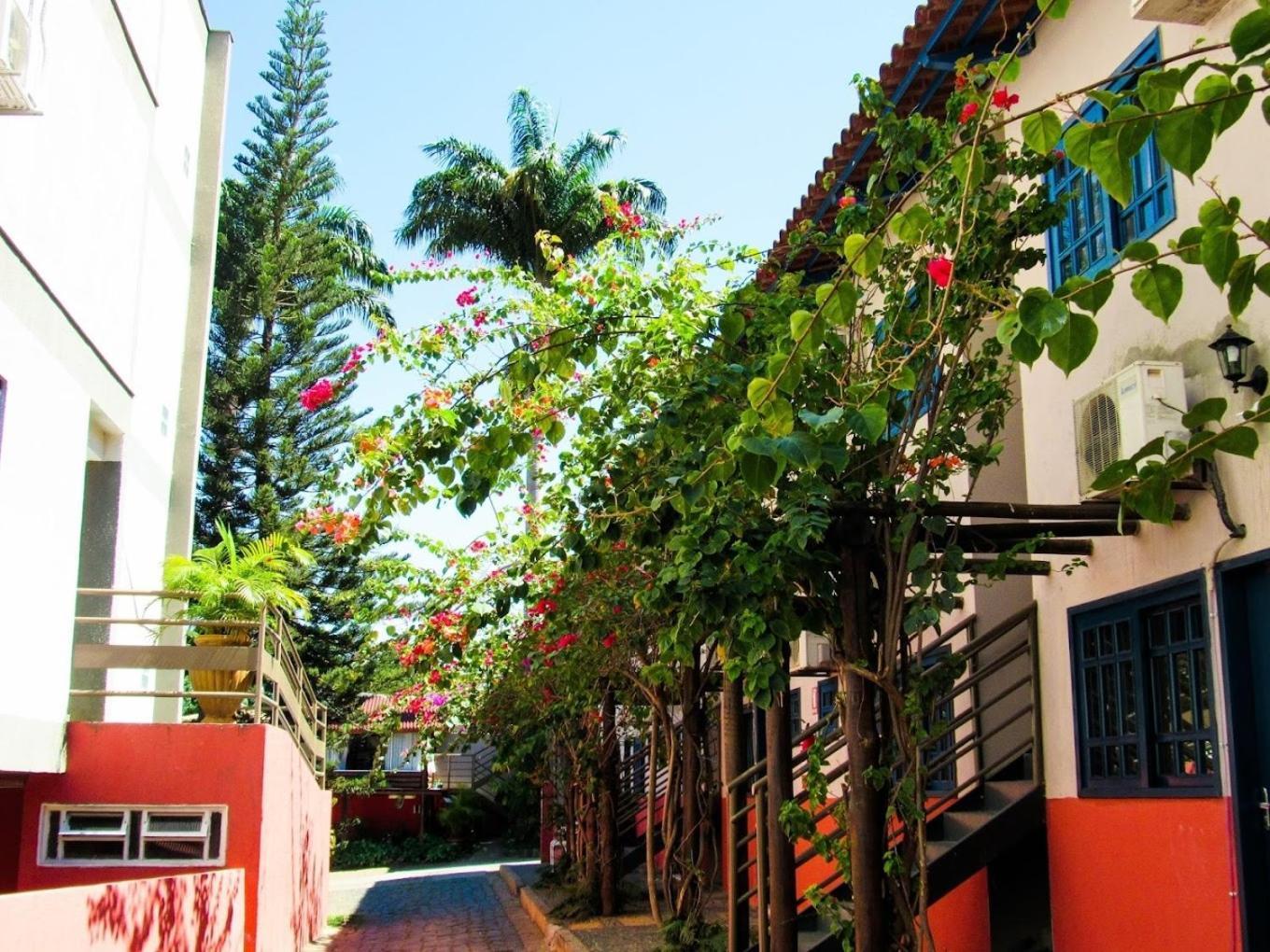 Cr Hotel Bueno - Antigo Hotel Serras De Goyaz Goiania Bagian luar foto A street in the historic center of Florianópolis