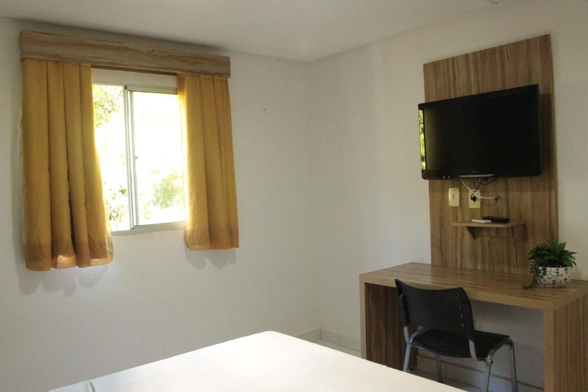 Cr Hotel Bueno - Antigo Hotel Serras De Goyaz Goiania Bagian luar foto A room at the hotel