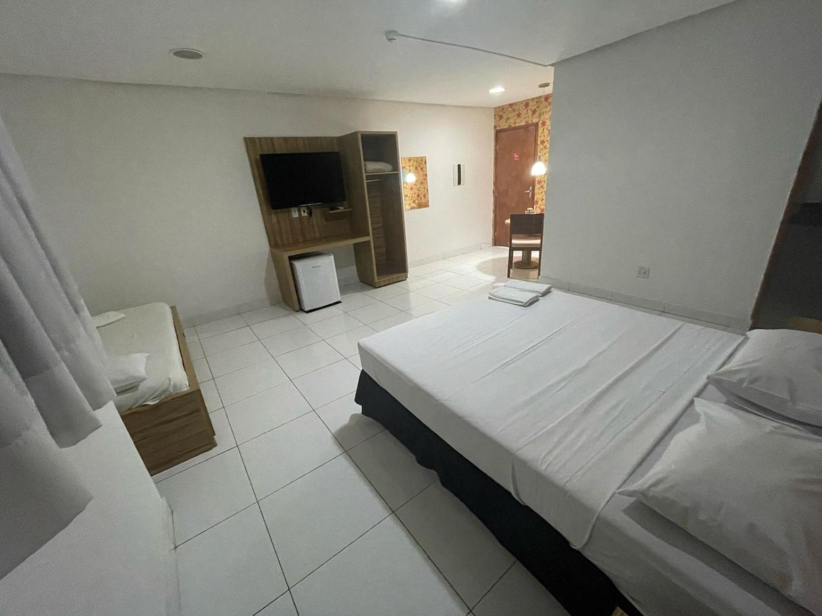 Cr Hotel Bueno - Antigo Hotel Serras De Goyaz Goiania Bagian luar foto A room at the hotel